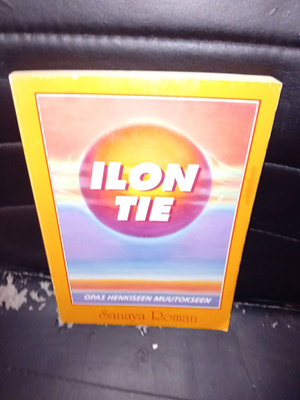 Roman : Ilon tie ( SIS POSTIKULU )