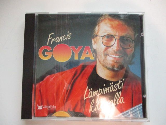 CD FRANCIS GOYA LÄMPIMÄSTI KITARALLA