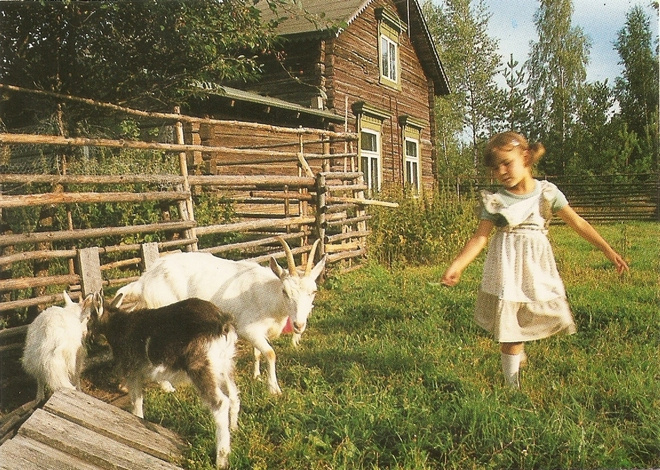 KAITJÄRVI : Museotila SAMOVAARI, tyttö ja kilit