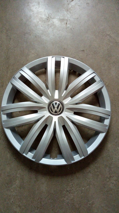 Volkswagen Caddy pölykapseli 2k5601147 16", viallinen!
