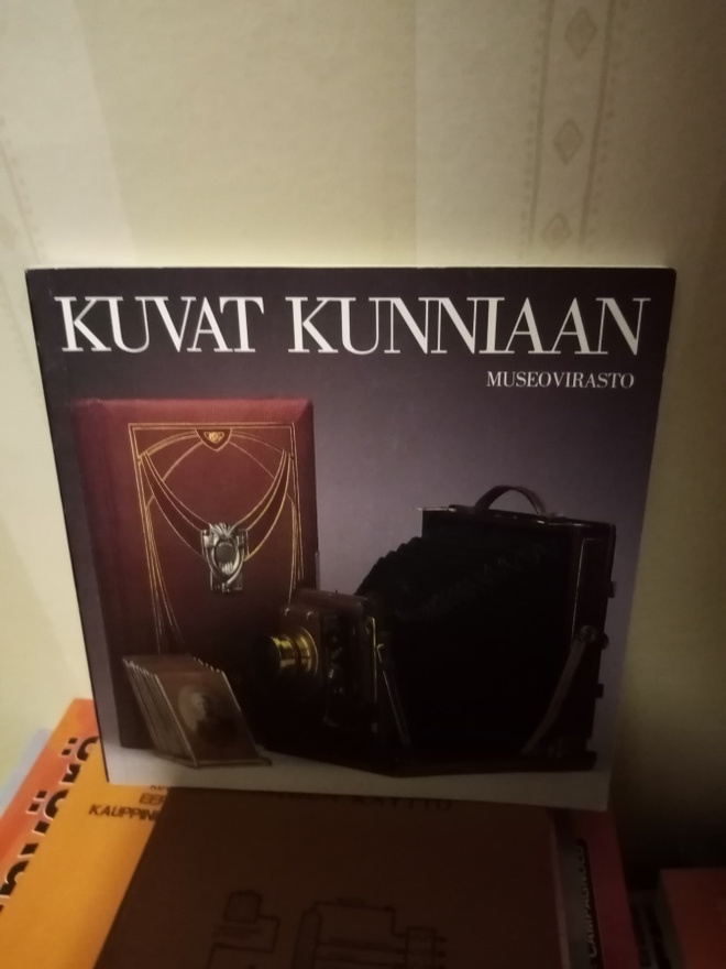 DÖLLE :  KUVAT KUNNIAAN ( SIS POSTIKULU  )