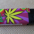 Ukraina: tupakansytytin kuva-aihe marijuana - pikkukuva 1