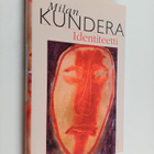 Milan Kundera : Identiteetti - pikkukuva 1