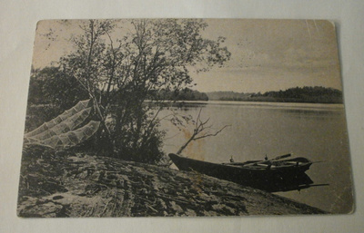 Lohja, järvenrantaa, vene, rysät kuivumassa, mv pk, p. 1922