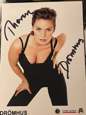 Therese Grankvist / Drömhus nimikirjoitus kortissa