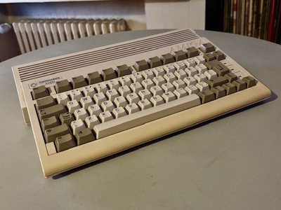 Amiga 600 2 megan muistilla