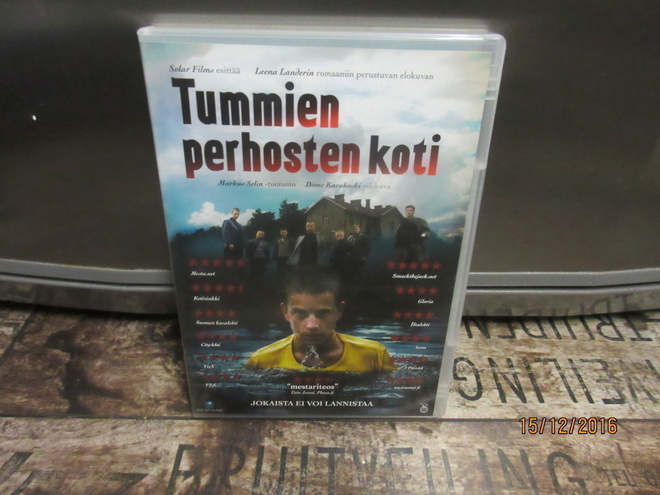 Tummien perhosten koti (DVD)