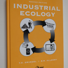 T. E. Graedel : Industrial ecology - pikkukuva 1