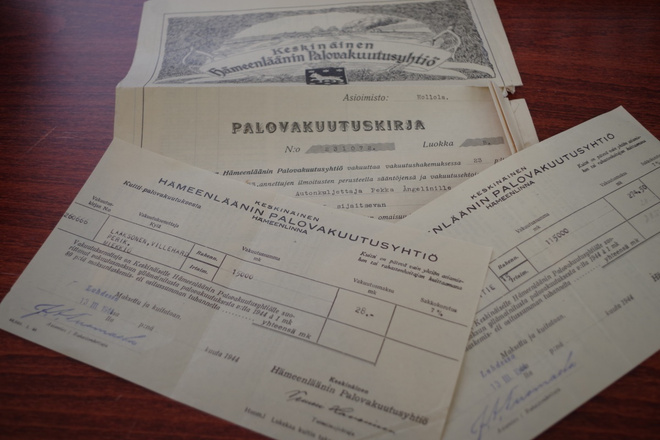 Palovakuutuskirja ja kuitit vuodelta 1933