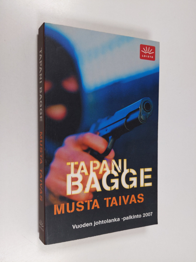 Tapani Bagge : Musta taivas