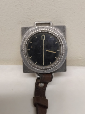 SUUNTO OY, VANHA KOMPASSI