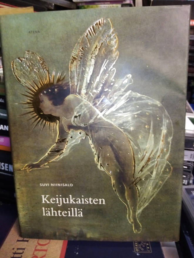 Suvi Niinisalo : Keijukaisten lähteillä ( SIS POSTIKULU)