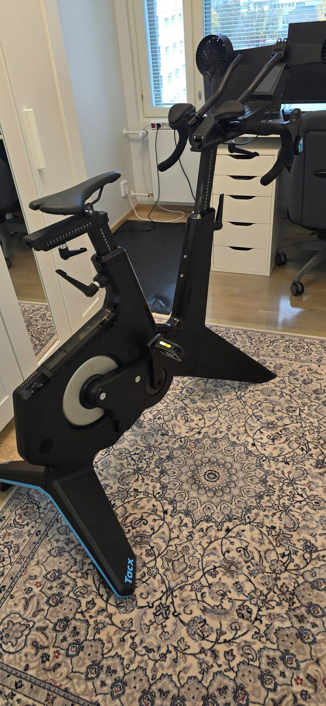 Tacx Neo Smat T8000 Harjoittelupyörä