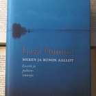 Lassi Nummi - Meren ja runon aallot: esseitä (sid.) - pikkukuva 1