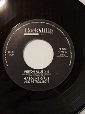 Gasoline Girls And Petrol Boys?– Peiton Alle, Huojuva Kuning