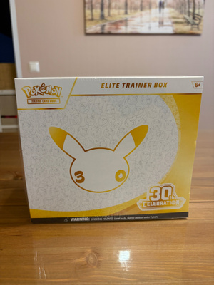 Pokémon TCG 30th Anniversary Celebration Elite Trainer Box
