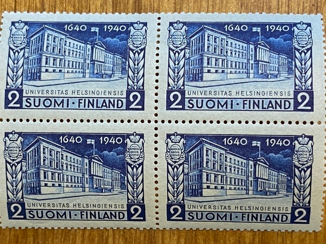 HELSINGIN YLIOPISTO 300 VUOTTA NELIÖ**