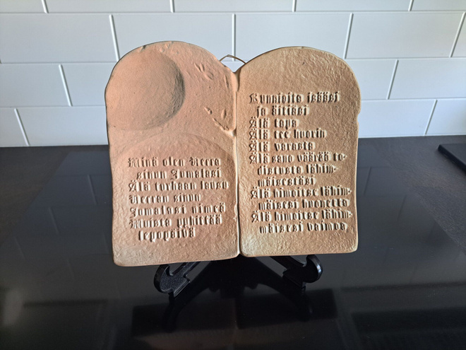 Kymmenen käskyä seinätaulu
