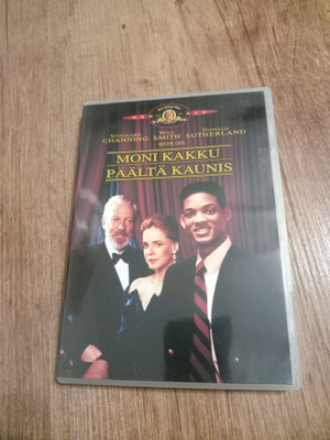 Moni kakku päältä kaunis