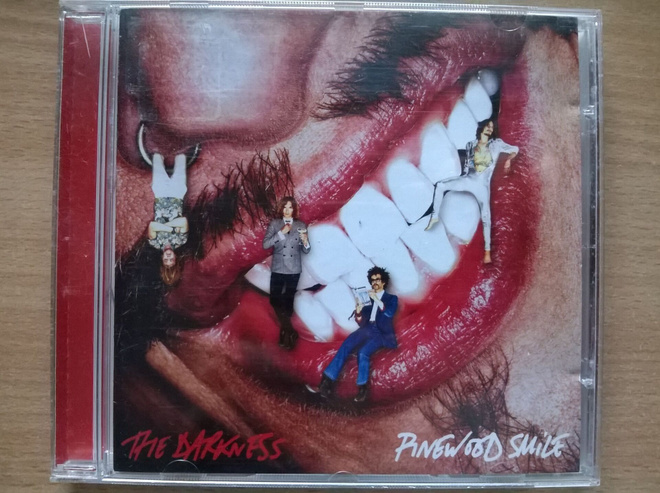 The Darkness - Pinewood Smile