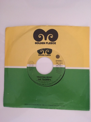 (7") The Trammps – Trusting Heart / Down Three Dark Streets