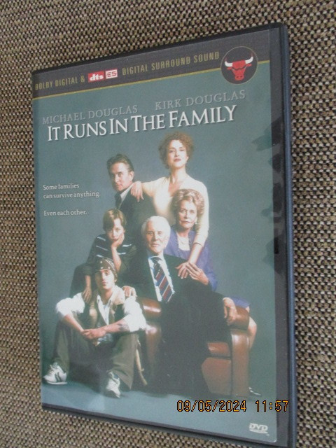 IT RUNS IN THE FAMILY (DVD) Michael Douglas & Kirk Douglas