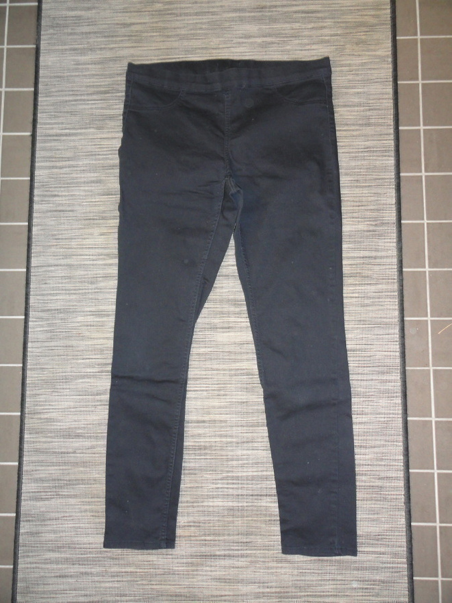 Mustat housut M/L