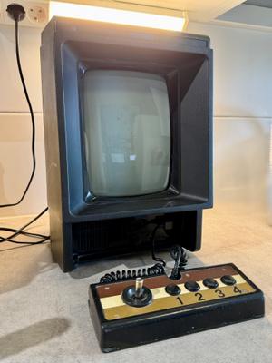 VECTREX -pelikonsoli vm. 1982