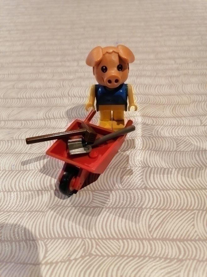 LEGO  FABULAND     325-2  PERCY PIG'S WHEELBARROW