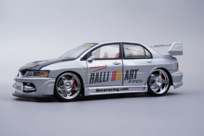 042. Kentoys 'Mitsubishi Lancer Evolution VIII' pienoismalli