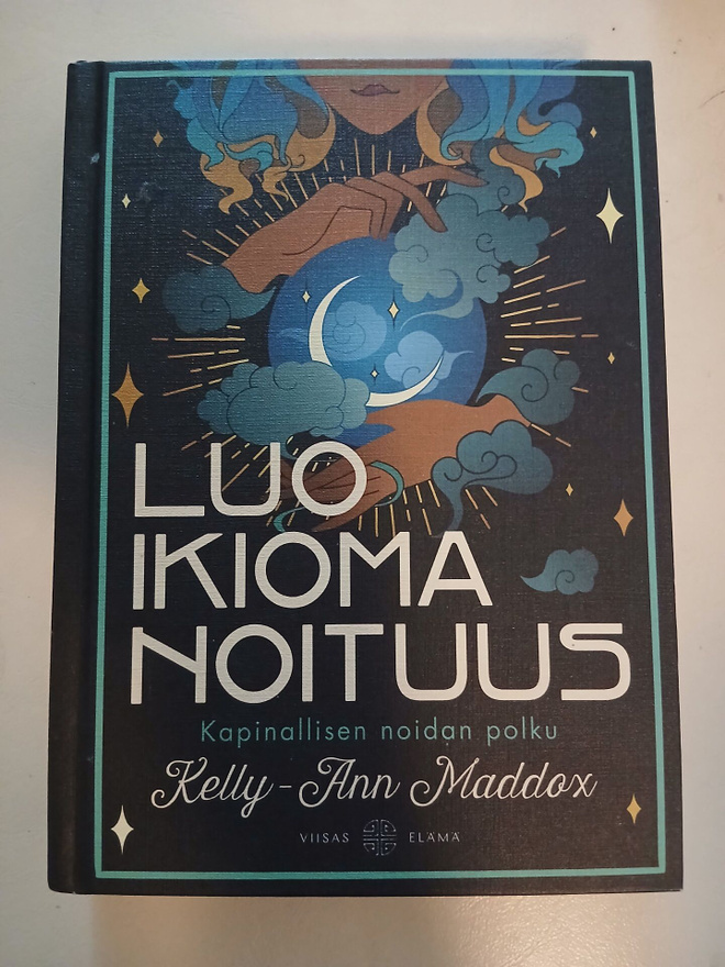 Luo ikioma noituus; Kapinallisen noidan polku.