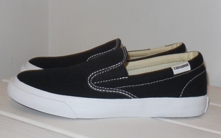 34 - Converse mustat slip on tennarit * UUDET