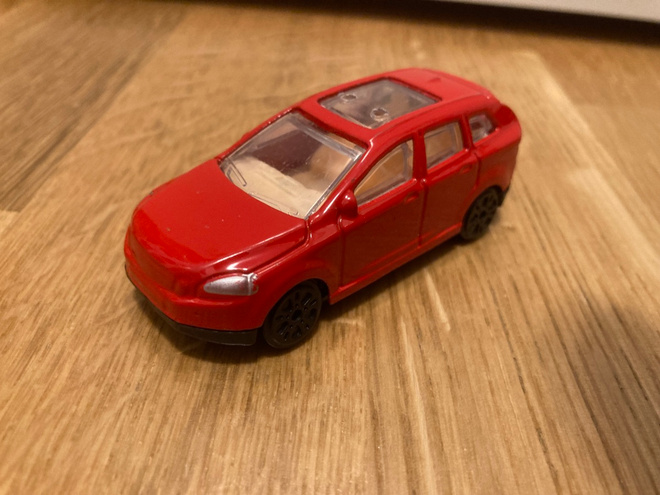 Volvo XC60 1/64 pikkuauto.