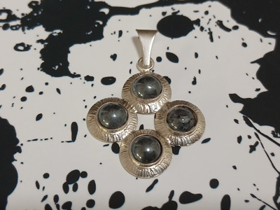 Kotimainen Design, Hopea, riipus, mustakivi, KI 925
