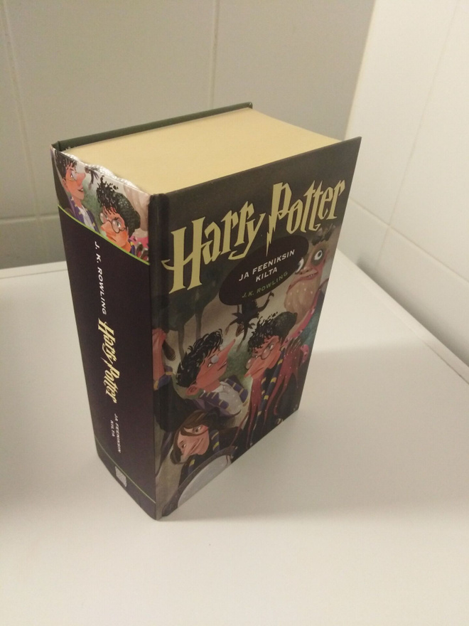 Sari NärJ. K. Rowling: Harry Potter ja Feeniksin kilta