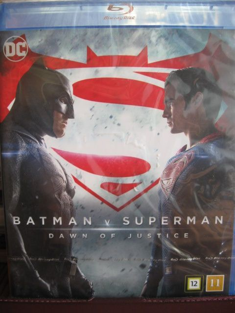 BATMAN VS SUPERMAN DAWN OF JUSTICE BLU-RAY