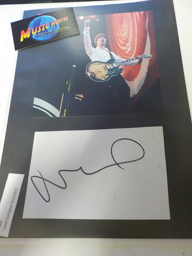 OASIS NOEL GALLAGHER NIMIKIRJOITUS + KUVA