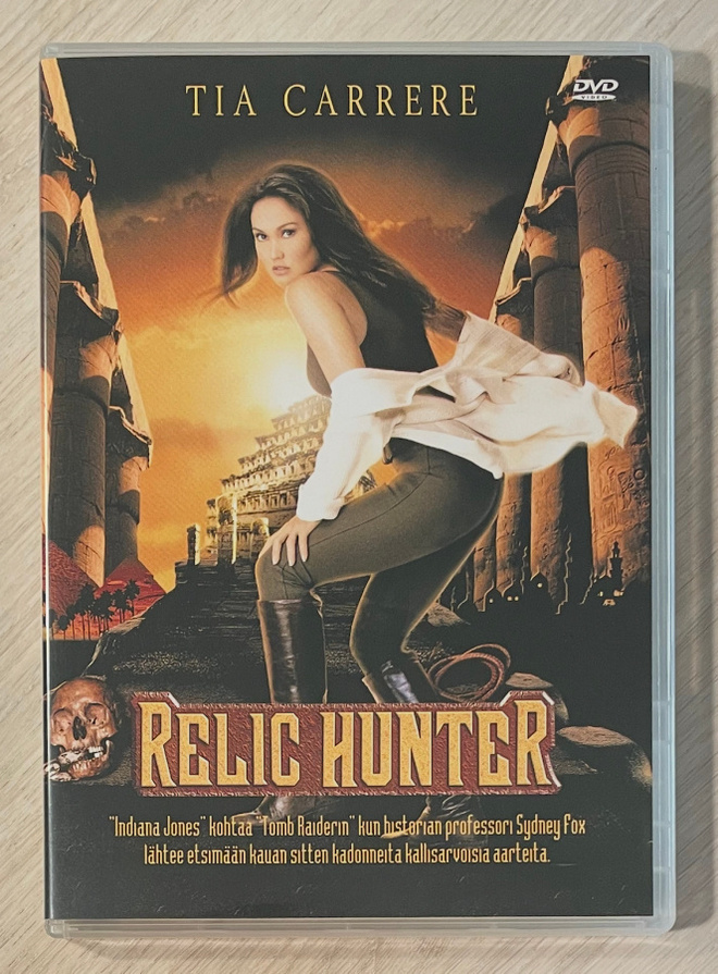 Aarteenmetsästäjä (2001) Tia Carrere