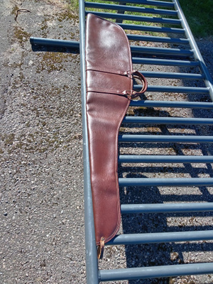 Kivääri/Haulikon  suojuspussi tekonahkaa 120cm