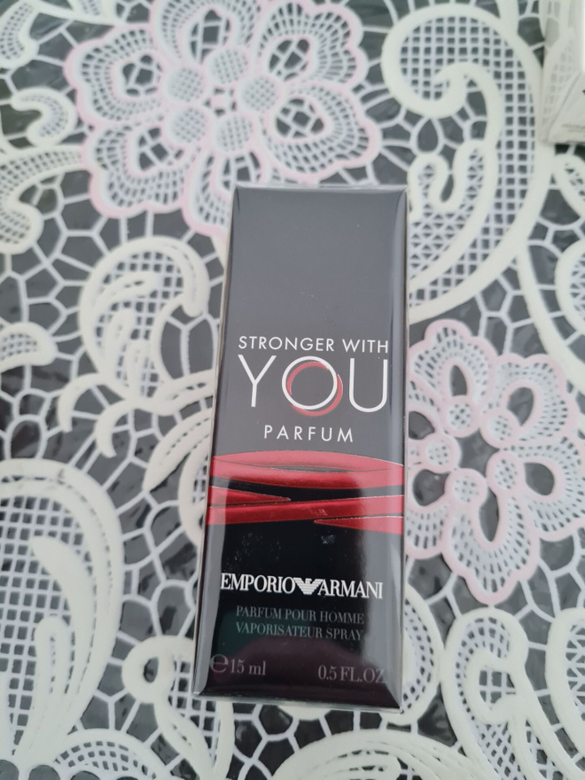 Hajuvesi Giorgio Armani Stronger With You Parfum