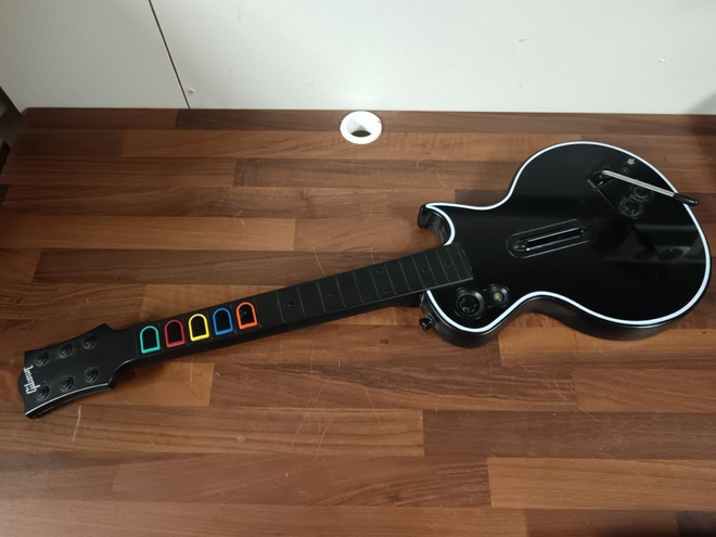 Guitar Hero kitara, Xbox 360 (testaamaton)