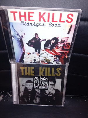 2 KPL CD THE KILLS ) SIS POSTIKULU )