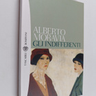 Alberto Moravia : Gli indifferenti - pikkukuva 1