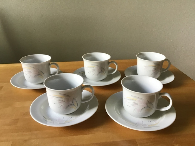 Vintage Kahvikupit ja tassit 80-luvulta, 5 paria