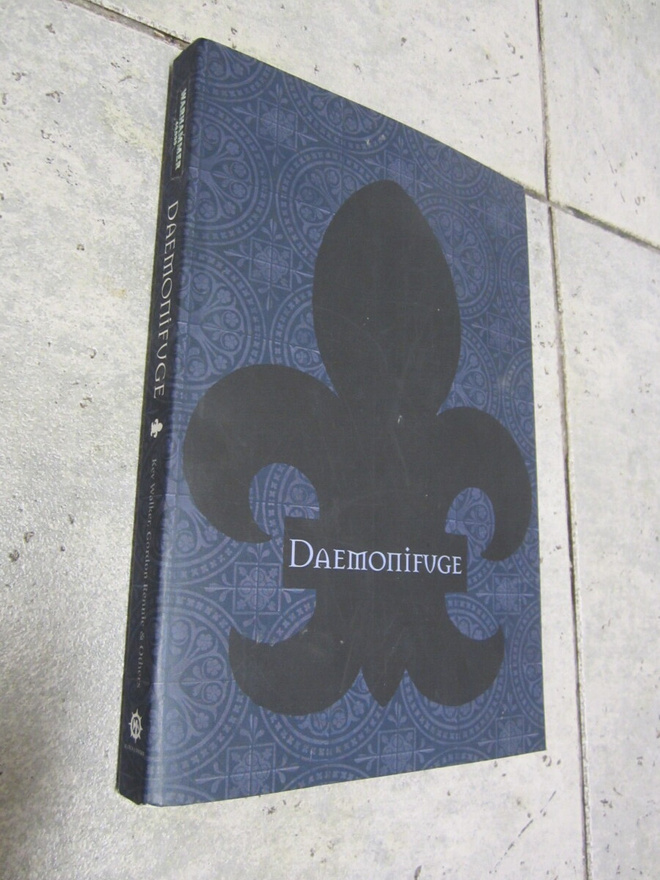 WARHAMMER 40K DAEMONIFUGE GRAPHIC NOVEL BOOK