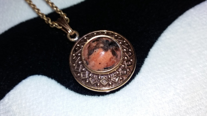 Vintage Kalevala Koru riipus kaulakoru graniitti kivillä