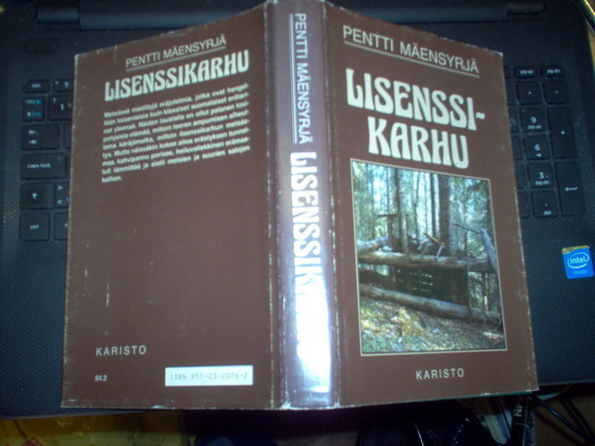Pentti Mäensyrjä : Lisenssikarhu ( 1 p. 1983 )