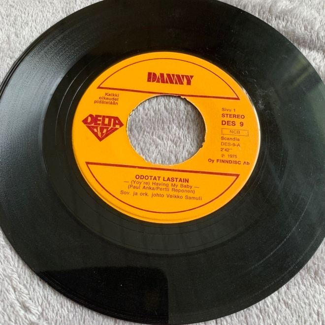 DANNY: Odotat lastain * Tule luoksein * FIN 1975