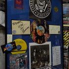 RAMONES ISO TAULU NELJÄLLÄ NIMMARILLA - pikkukuva 1