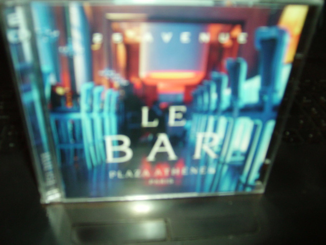 2CD : 25 AVENUE LE BAR PLAZA ATHENES PARIS